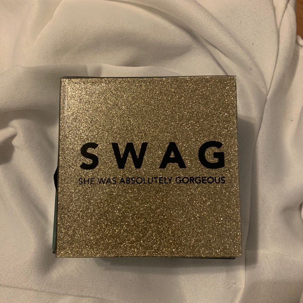 Jewelry box
